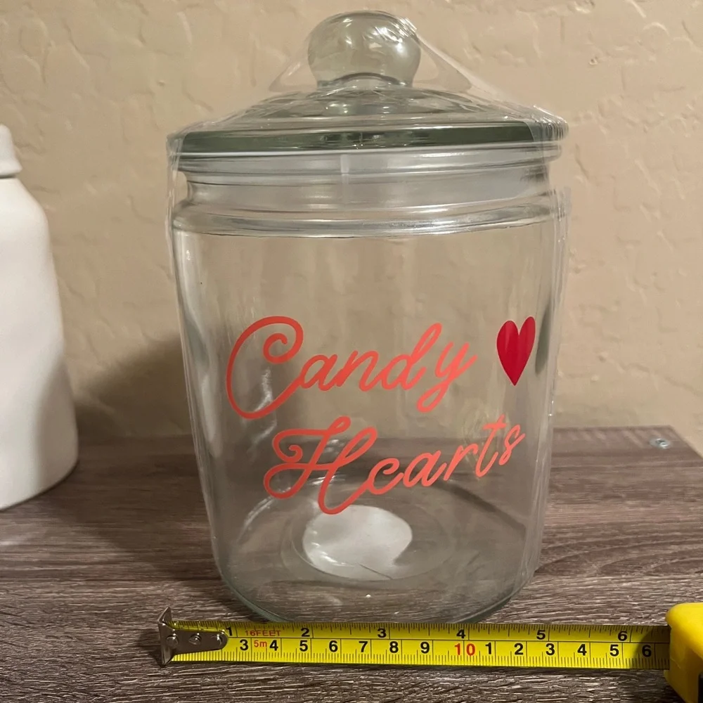 Target Bullseye Glass Candy Hearts Valentine’s Jar Lid Hearts Pink Red NWT